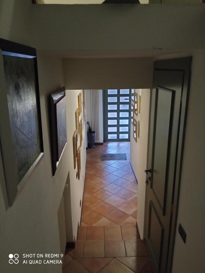 La Casina Hotel Dello Luaran gambar