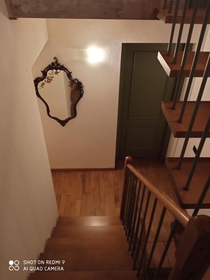 La Casina Hotel Dello Luaran gambar