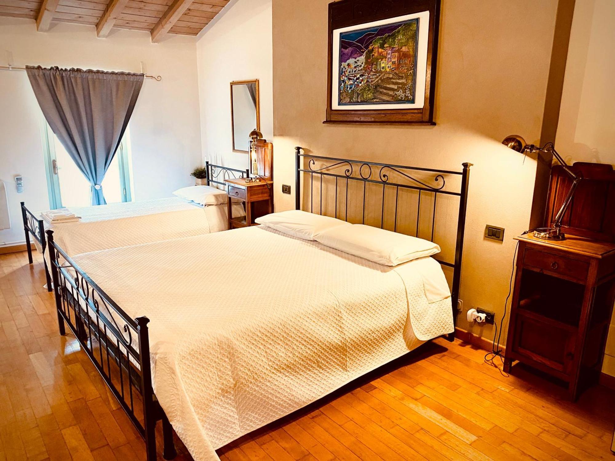 La Casina Hotel Dello Luaran gambar
