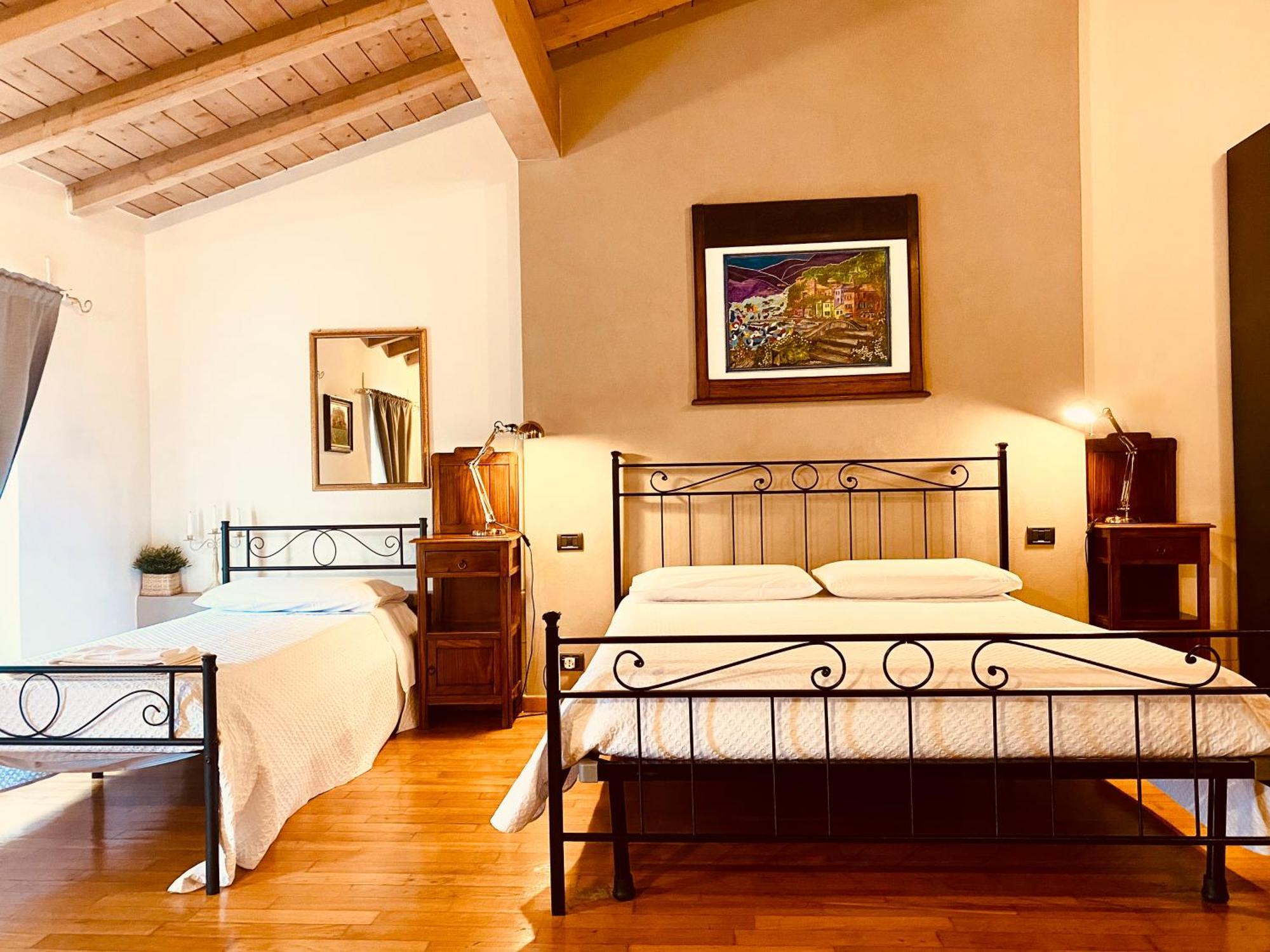 La Casina Hotel Dello Luaran gambar