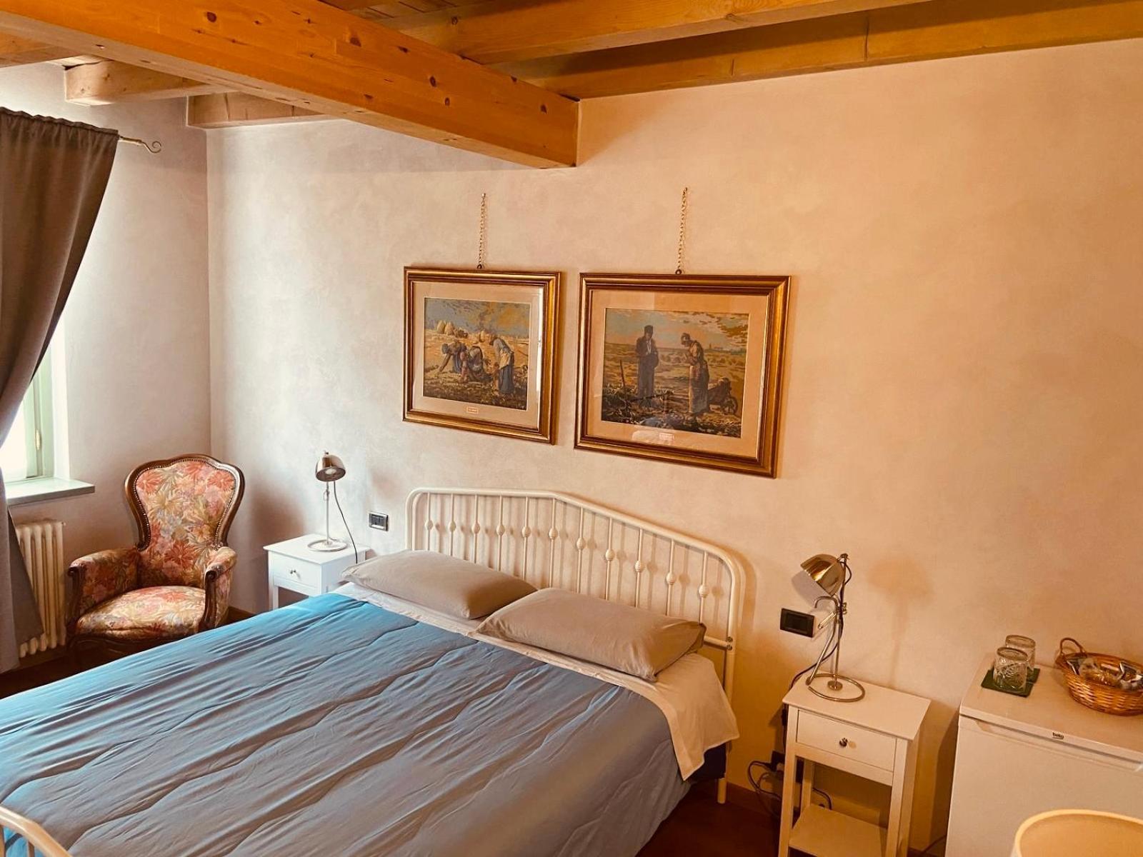 La Casina Hotel Dello Luaran gambar
