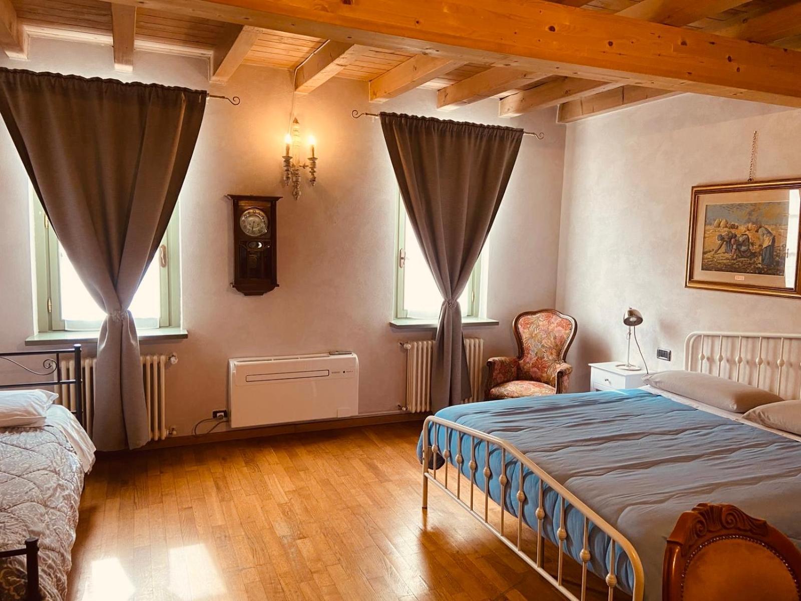 La Casina Hotel Dello Luaran gambar