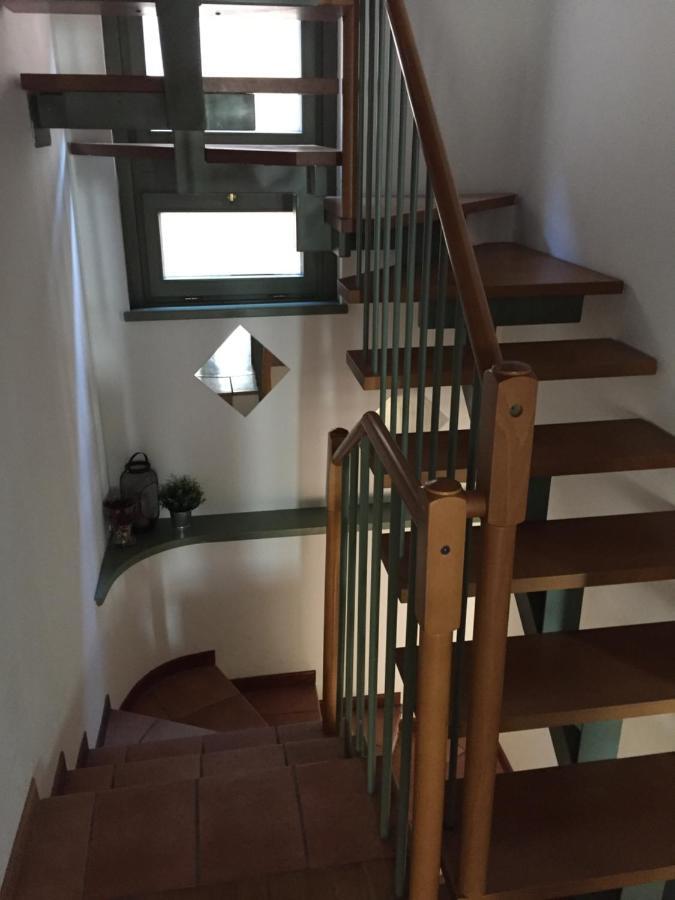 La Casina Hotel Dello Luaran gambar